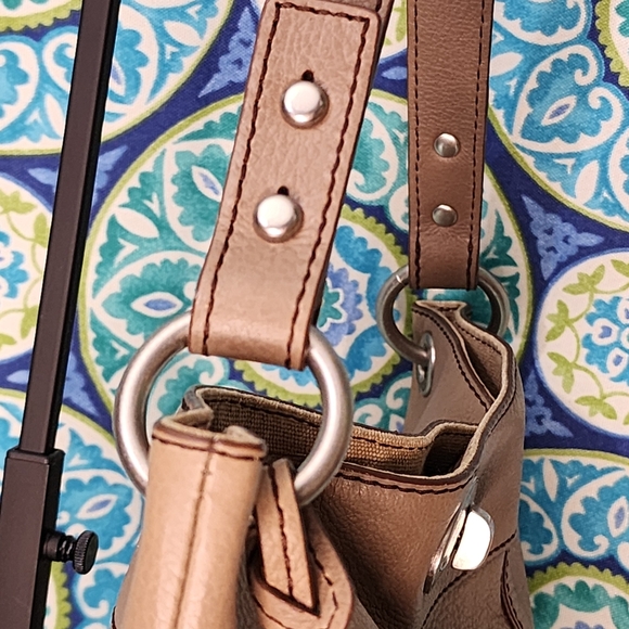 Fossil Tan and Yellow Leather Shoulder Bag - Picture 3 of 13